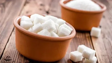 محدودیت‌ها و هشدارهای مصرف قند و شکر رژیمی